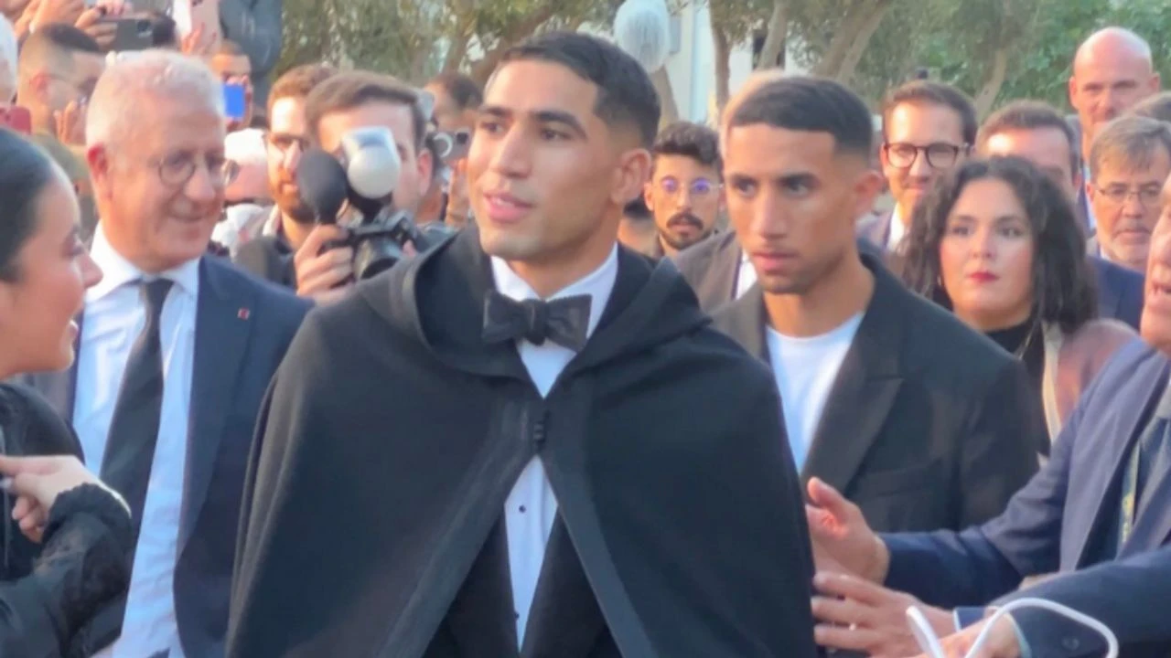 Achraf Hakimi, Afrika'nın En İyisi! Scooter'la Geldiği Ödül Töreninde Tarih Yazdı