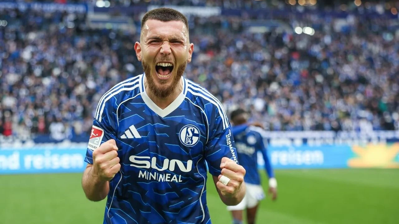 Başakşehir'den Savunmaya Almanya Takviyesi: Schalke 04'ten Hasan Kuruçay İle Temas!
