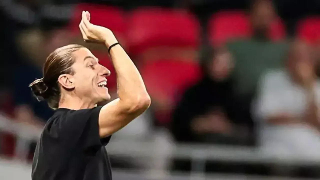 Filipe Luís'ten Flaş Açıklama: Avrupa Kapısı Açık, Flamengo ile Kritik Pazarlıklar Sürüyor!