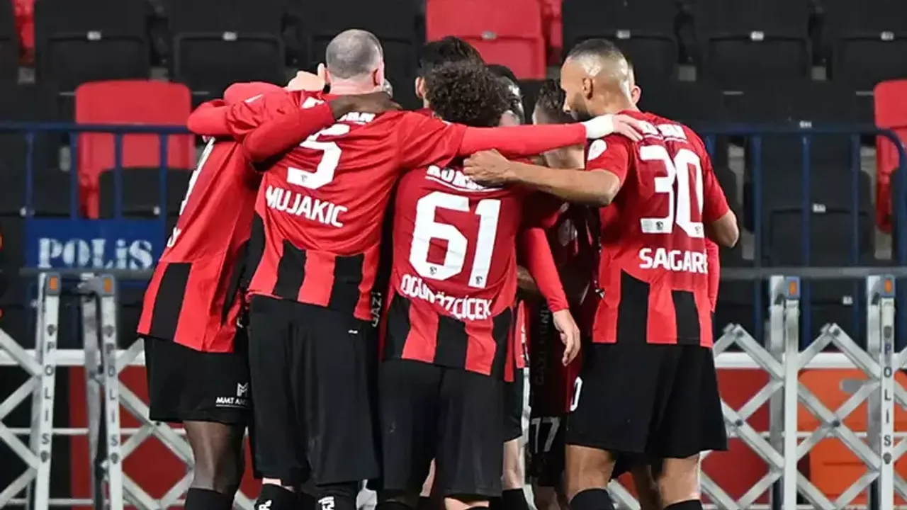 Gaziantep FK Evinde Kasımpaşa'yı Devirdi: 2-1'lik Zaferle Nefes Aldı!
