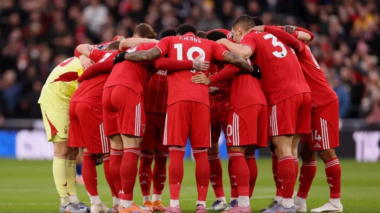 Fenerbahçe'nin UEL Rakibi Nottingham Forest: Güçlü ve Zayıf Yönleri Analizi!