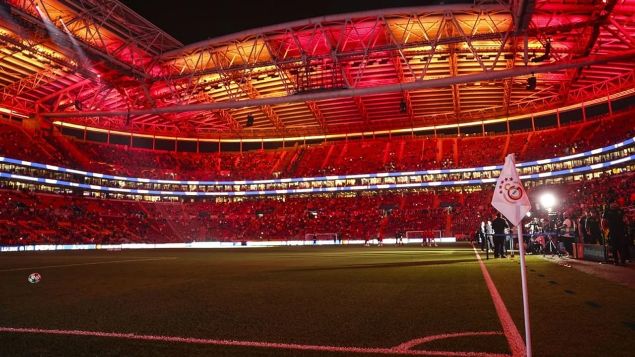 UEFA'dan Türkiye'ye Görkemli Teklif: İki Stadımız Büyük Finallere Aday!