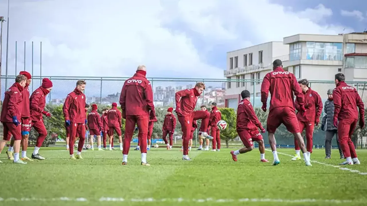 Trabzonspor'da Kayseri Deplasmanı Mesaisi: Zorlu Randevu Öncesi Taktiksel Çalışma