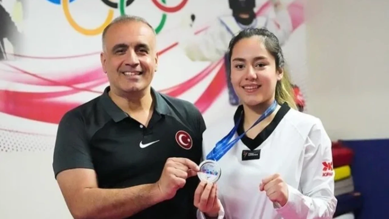 Milli Gurur: Sude Yaren Uzunçavdar'dan Dünya Tekvando Şampiyonası'nda Bronz Madalya!