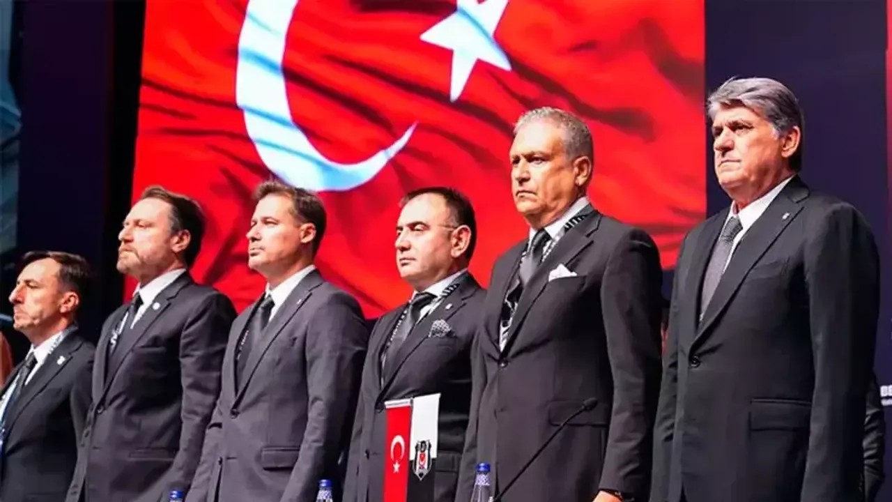 Kara Kartal'da Yeni Dönem Resmen Başladı! Serdal Adalı Yönetimi Görev Dağılımını Duyurdu