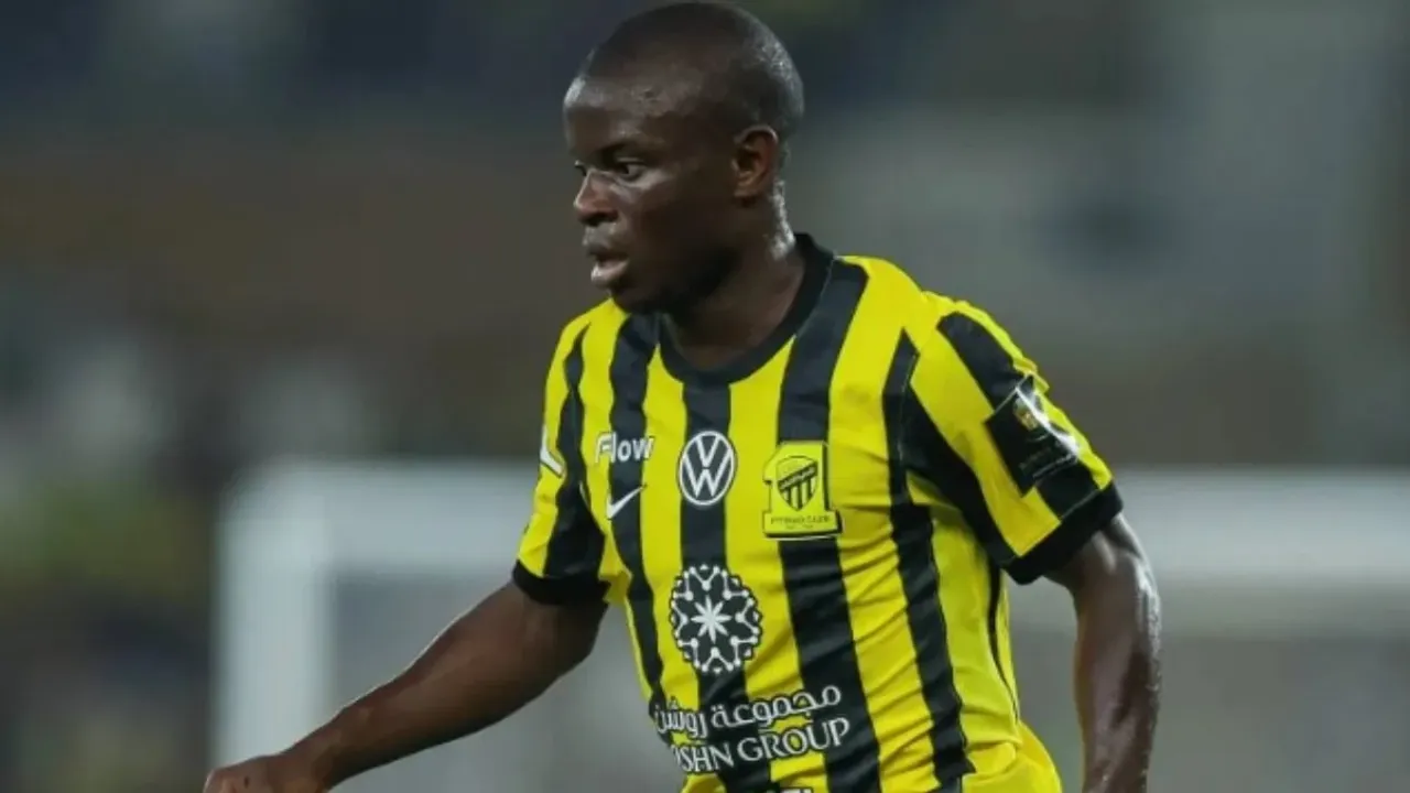 Fenerbahçe'de Bomba Transfer! N'Golo Kanté Sarı-Lacivertli Formayla Sahada