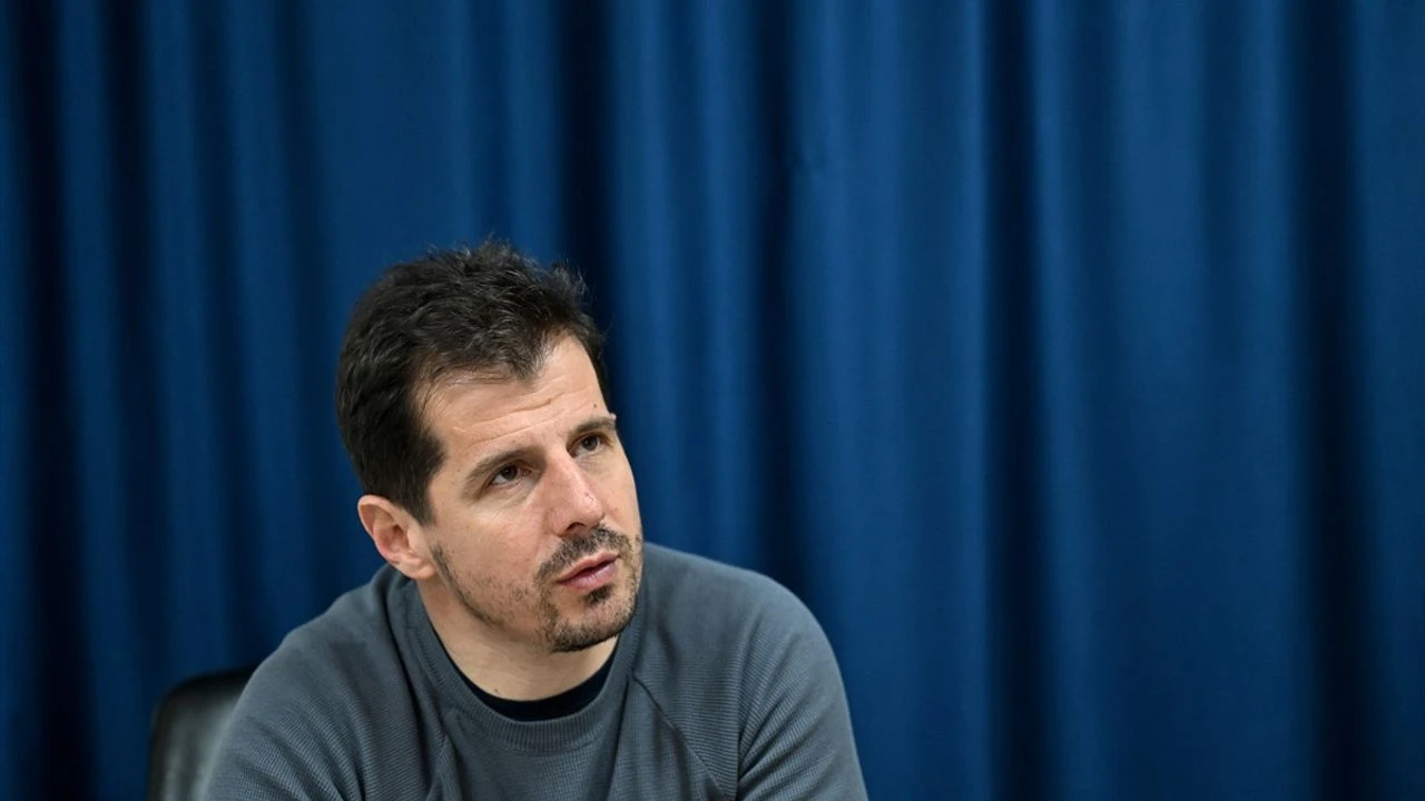 Belözoğlu'ndan Farklı Bir Saha Dışı Performans: AA'nın 'Yılın Kareleri'nde İz Bırakan Seçimler