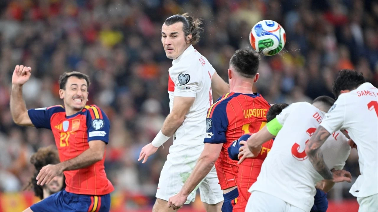 İspanyol Basını Türkiye Maçını “Kıl Payı Kurtulduk” Manşetiyle Verdİ