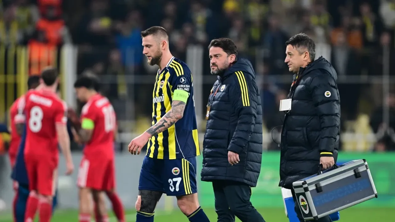 Fenerbahçe'ye Büyük Darbe: Kaptan Skriniar Sakatlık Şoku Yaşıyor!