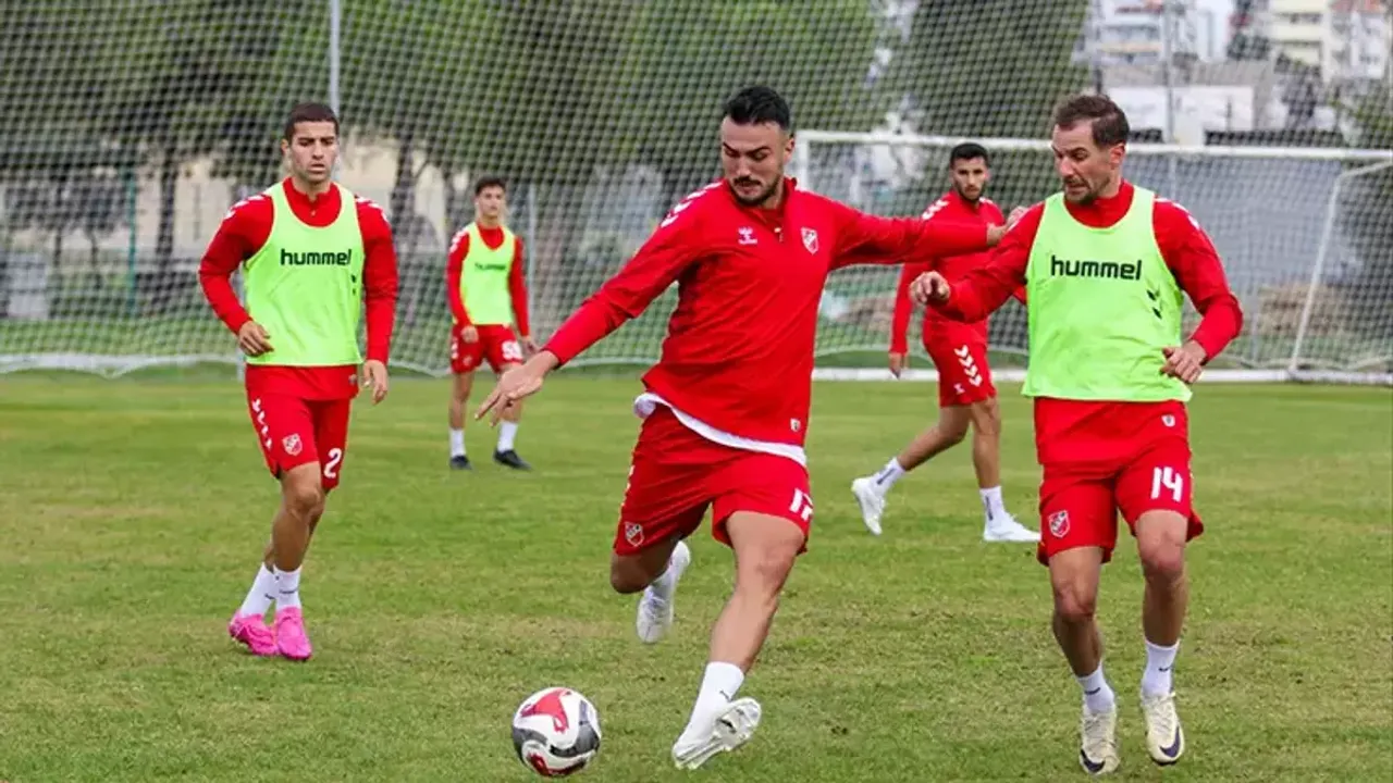 Karşıyaka'da Ömer Faruk Fırtınası Yaklaşıyor: Tahkim'den Son Karar Bekleniyor!