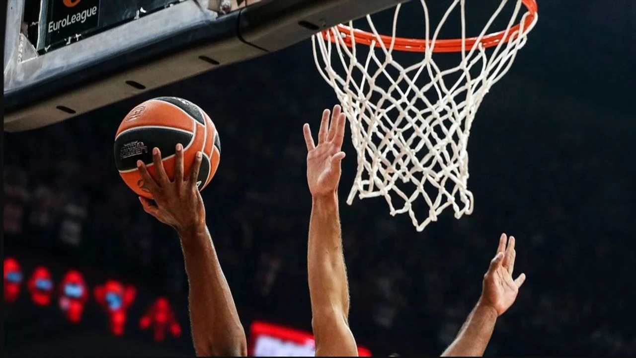 EuroLeague'de Kritik Randevu: Anadolu Efes, Paris Deplasmanında!
