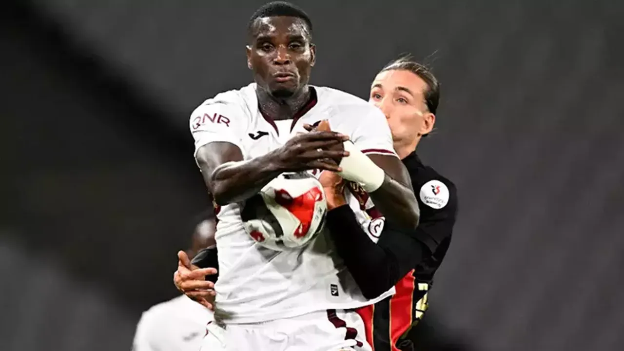 Trabzonspor'un Yıldız Golcüsü Onuachu'dan Rekor Seri: Zirveye Koşuyor