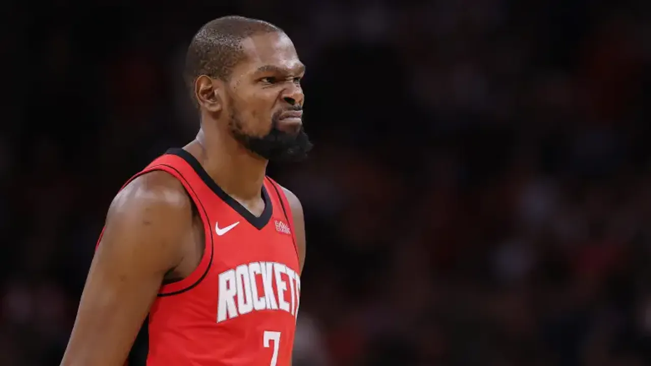 NBA Yıldızı Kevin Durant'tan 'Gizli Hesap' İddialarına Tokat Gibi Yanıt: <span style='color: #f59e0b;'>'Twitter Saçmalığı!'</span>