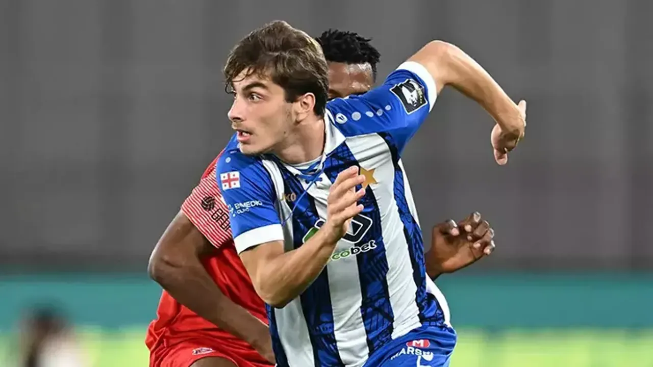 Başakşehir'den Gençlik Hamlesi! 17 Yaşındaki Gürcü Sol Bek Saba Kharebashvili İstanbul'a Geliyor