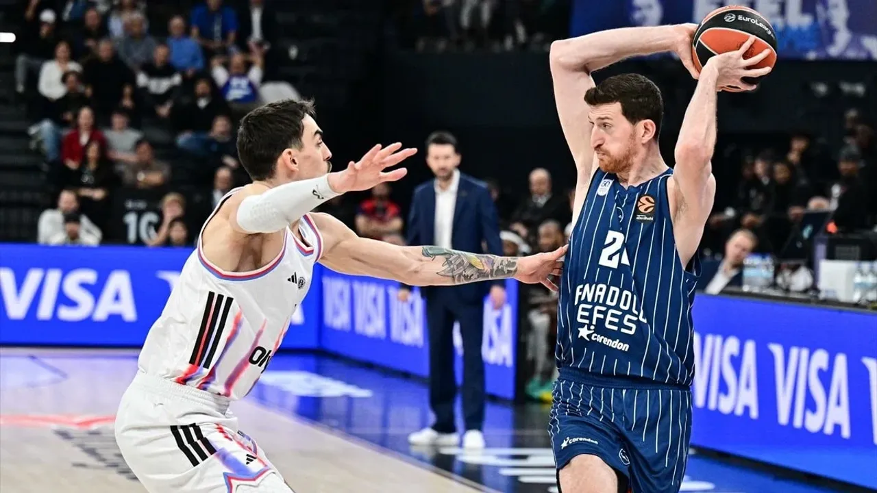 Anadolu Efes, EuroLeague'de Evinde Paris Basketbol'a Boyun Eğdi: Yenilgi Serisi Sürüyor