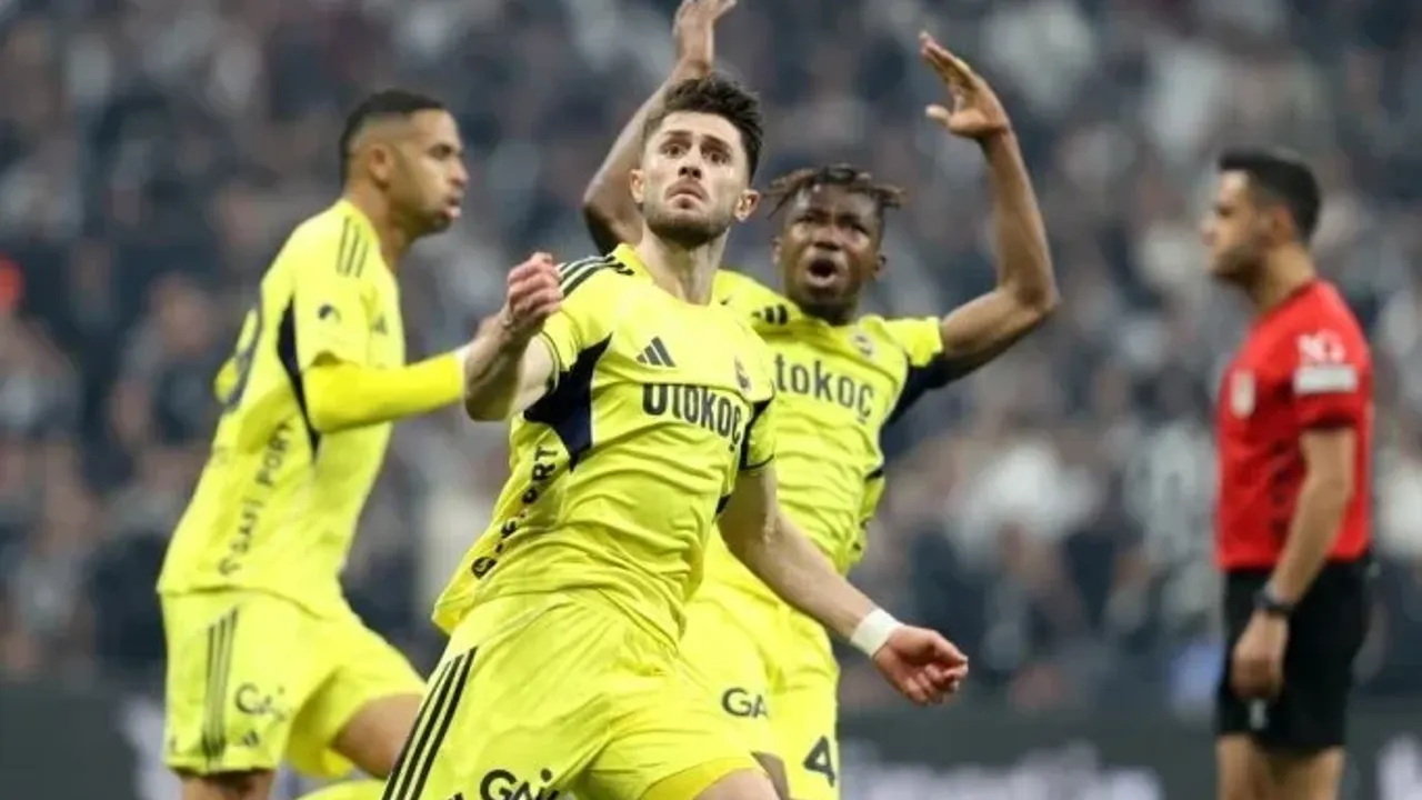 Tüpraş Stadyumu'nda Destan Yazıldı: Fenerbahçe, 2-0 Geriden Gelip Beşiktaş'ı Yıktı!