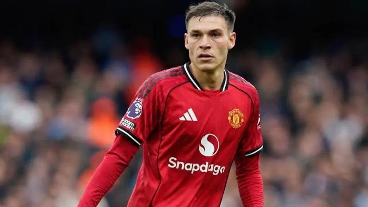 Manchester United'dan Ugarte Transferinde Flaş Karar: Kiralık İhtimalleri Kapanıyor!