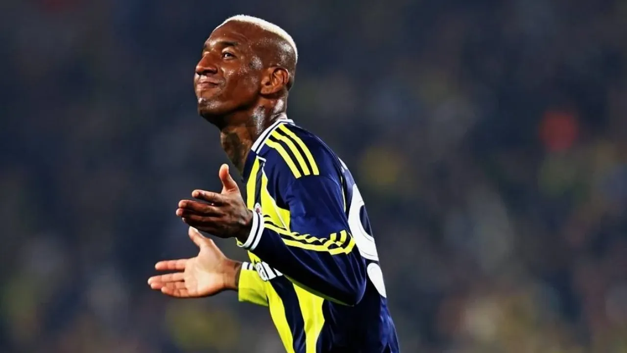 Talisca'dan Fenerbahçe Taraftarına Net Mesaj: Şampiyonluk Gelmeden Dönüş Yok!