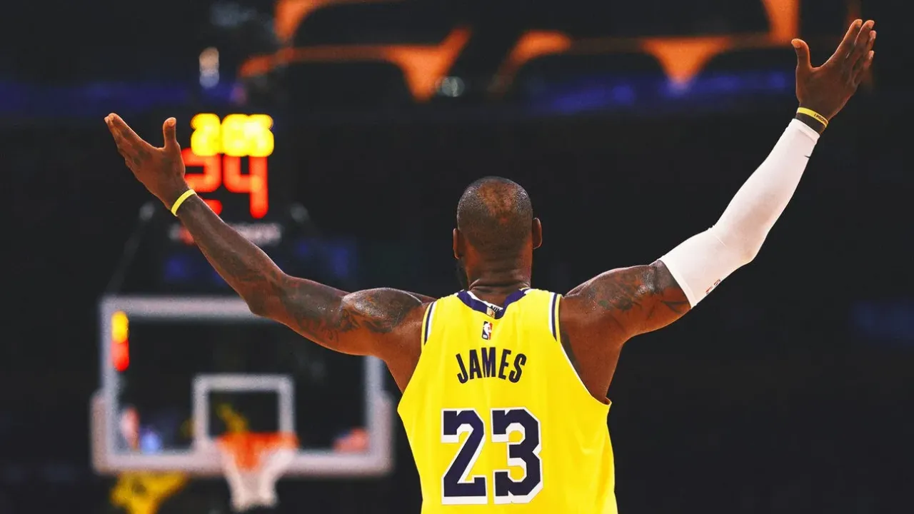 LeBron James'ten NBA Tarihinde Eşi Benzeri Görülmemiş 43.000 Sayı Rekoru!