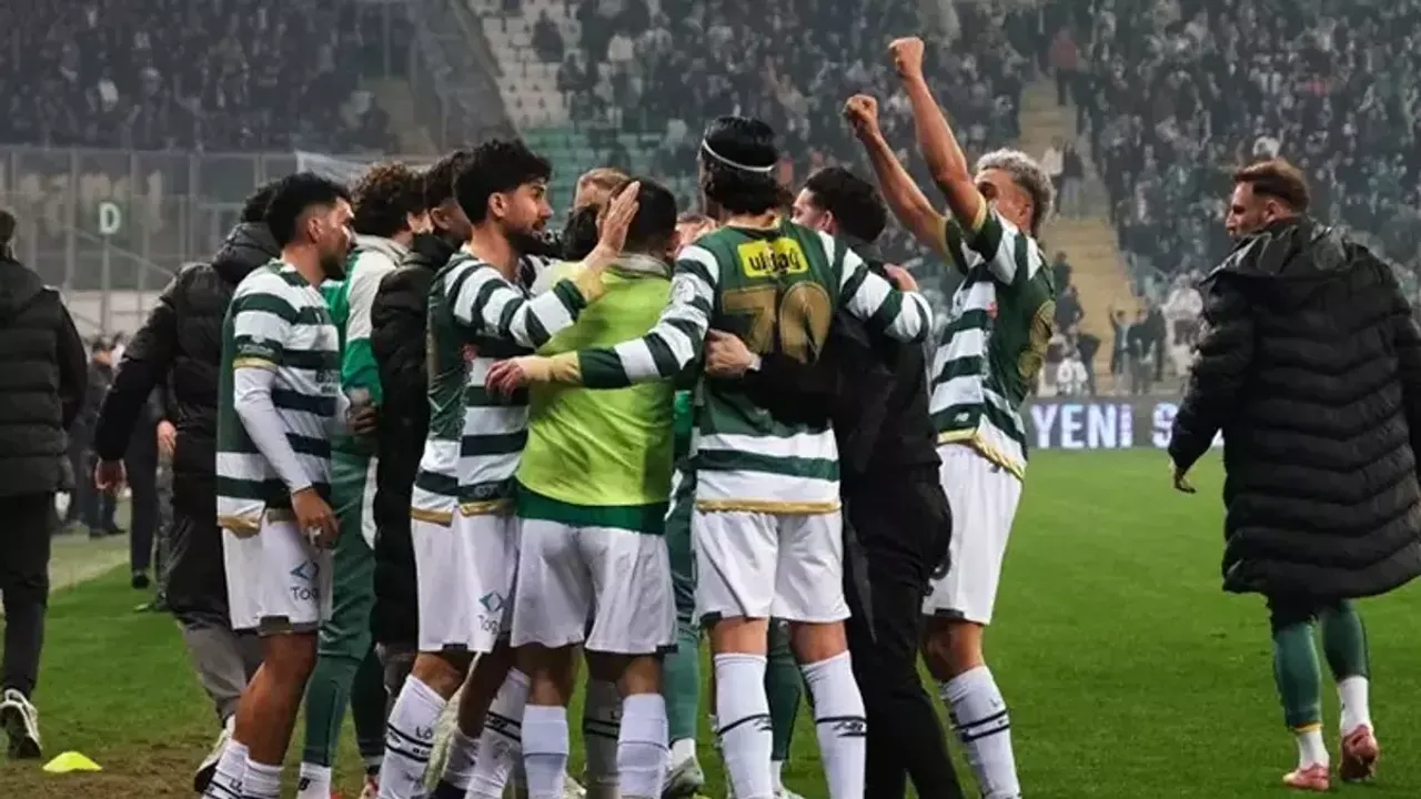 Bursaspor Şampiyonluk Yolunda Dur Durak Bilmiyor: Güzide Gebzespor'u 2-0 Mağlup Etti!