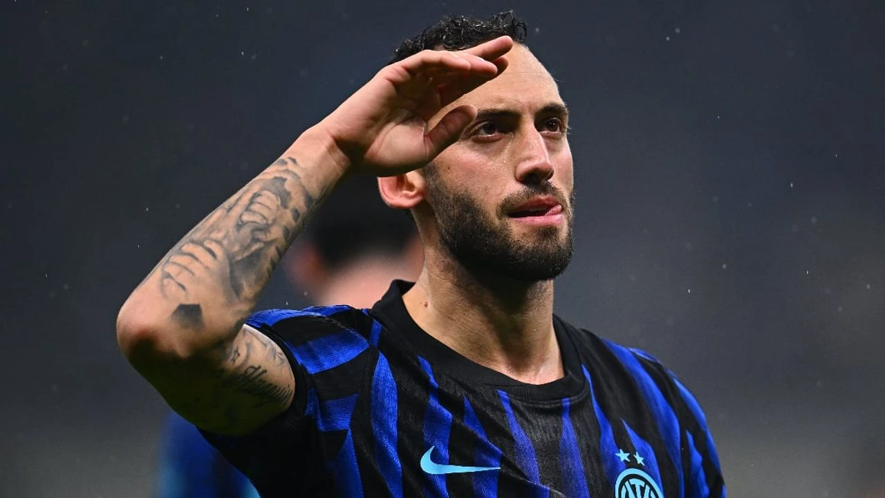 Hakan Çalhanoğlu Rüzgarı! Inter, Fiorentina'yı İkiye Katladı, Zirve Takibi Sürüyor