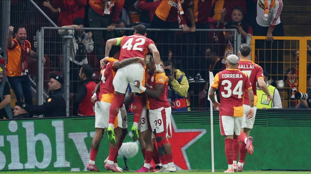 Galatasaray'ın Avrupa Sınavı: Ajax Karşısında Hem 9 Puan Hem Rekor Peşinde!