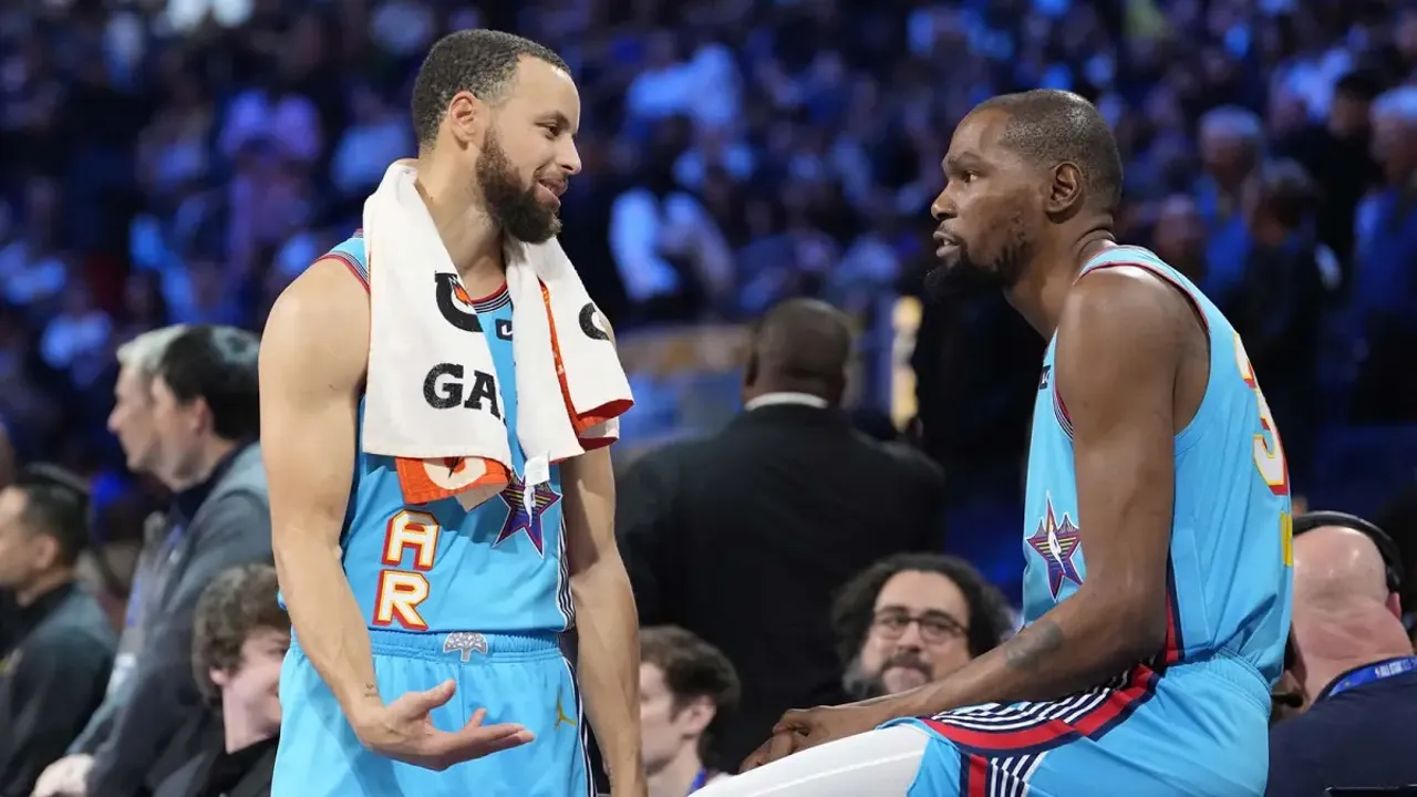 NBA'de Rekorlar Günü: Curry ve Durant'tan İki Dev Başarı!