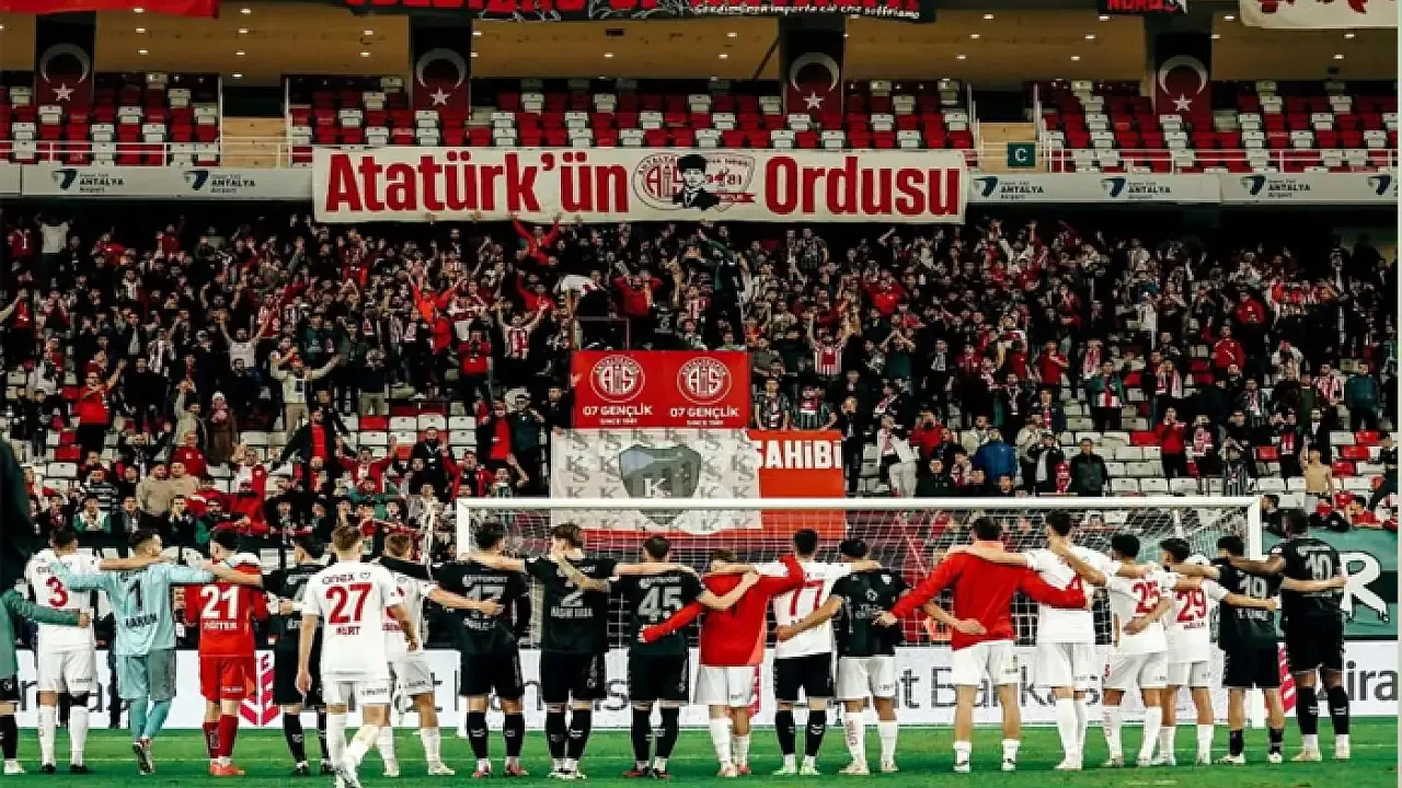 Kocaelispor Fırtınası Dinmiyor! Antalyaspor Krizine Yeni Bir Sayfa Açıldı