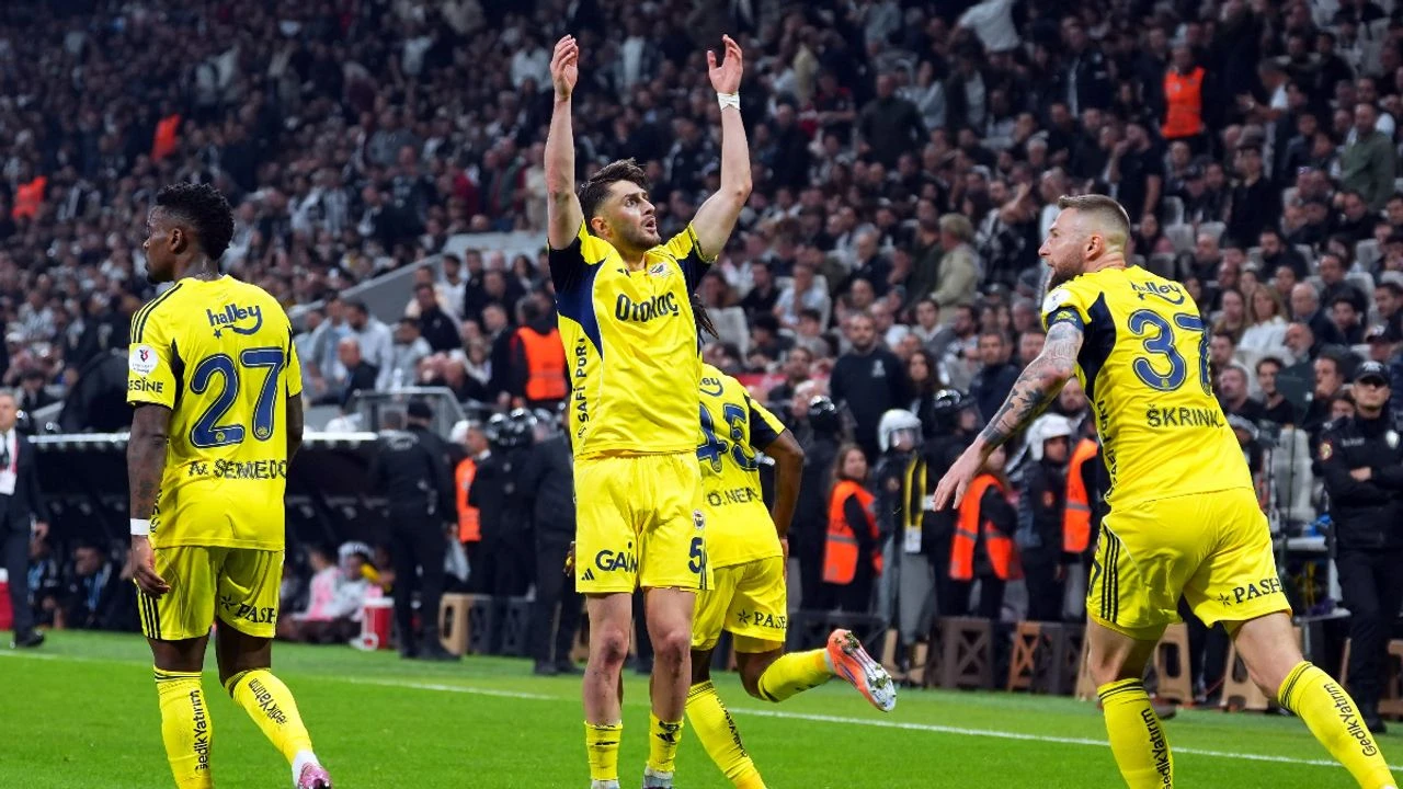 İsmail Yüksek'ten Beşiktaş Derbisinde Unutulmaz İmza: Kariyerinin İlk Süper Lig Golüyle Tarih Yazdı!