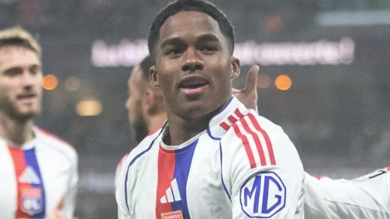 Ligue 1'de Endrick Fırtınası: Lyon'un Genç Yeteneği Ayın Oyuncusu Seçildi!