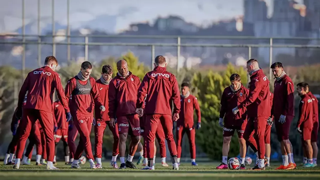 Trabzonspor'un Derbi Kabusu Sona Eriyor mu? 2026 Hedefi ve Süper Kupa Eşiği!