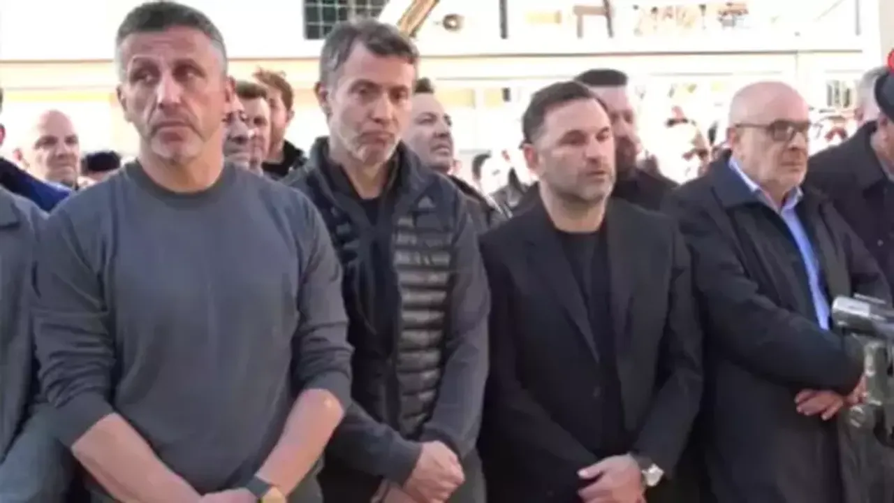 Kaptan Bülent Korkmaz Yasa Boğuldu: Futbol Camiası Babası Nur Osman Korkmaz'ı Uğurladı