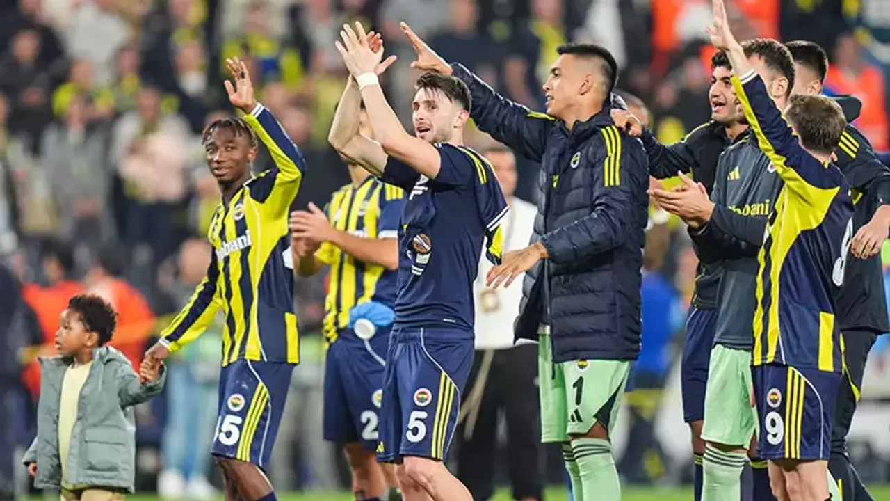 Fenerbahçe Kadıköy'de Tarih Yazıyor: Evinde Namağlup Seri!