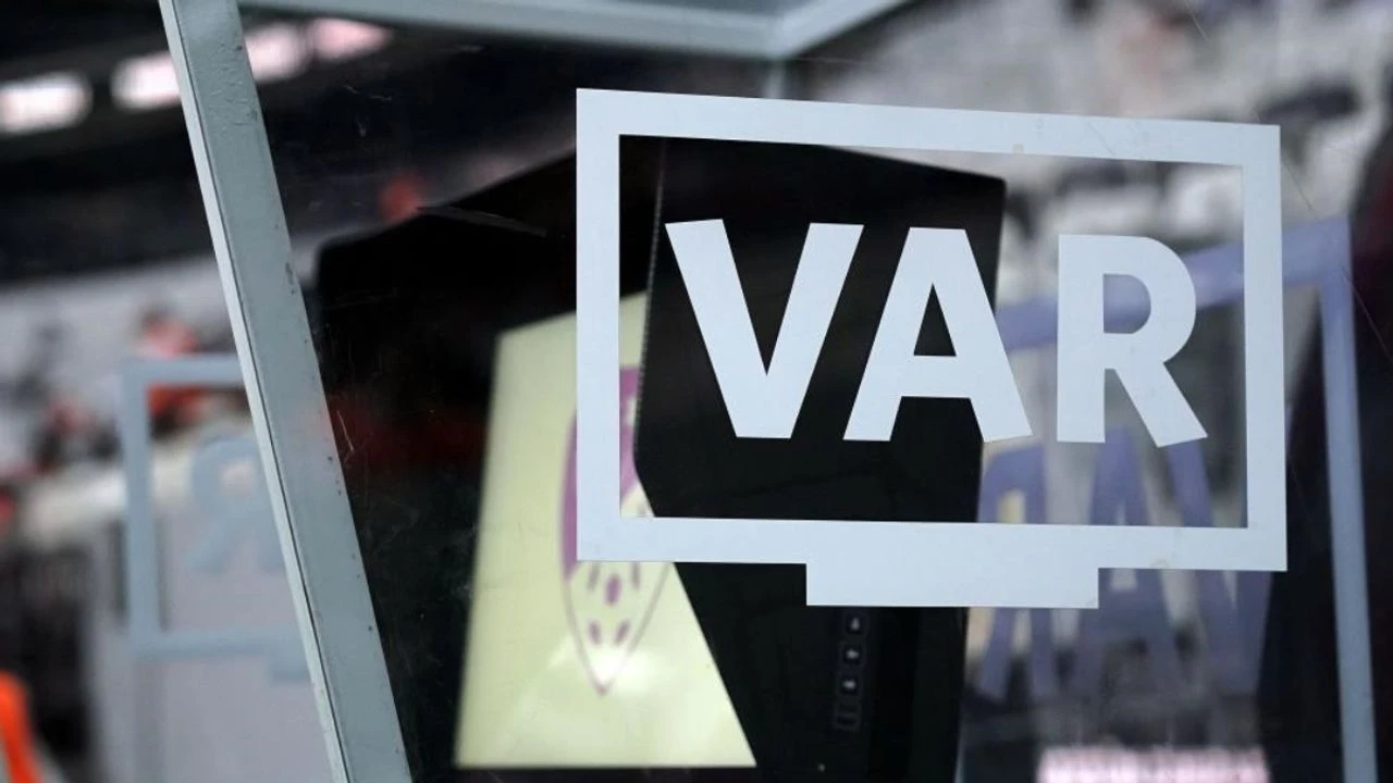 Süper Lig'de Gündem Yaratmayan Kırmızı Kartın Perde Arkası: Orkun Kökçü Olayının VAR Kayıtları Aydınlandı!