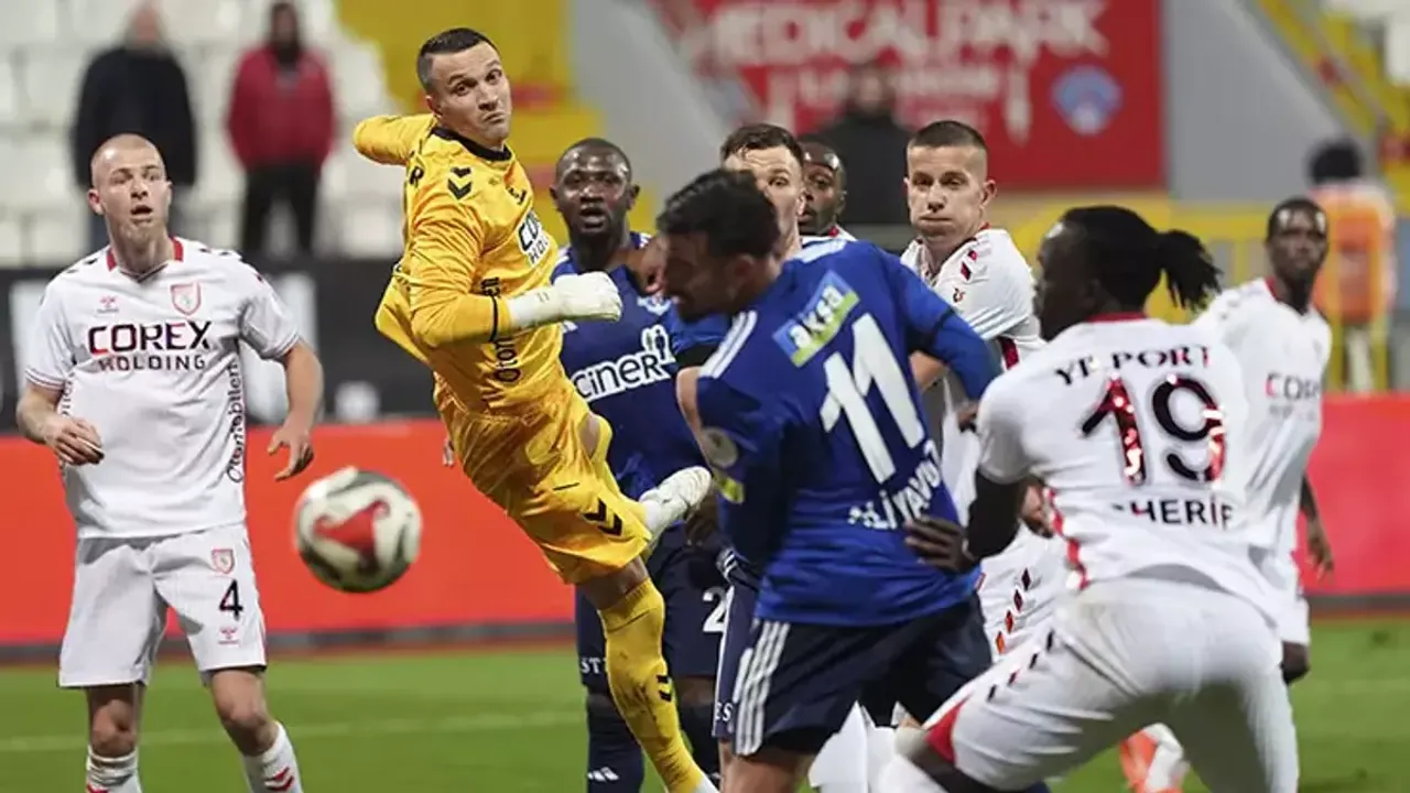 Samsunspor'dan Kasımpaşa Deplasmanında Nefes Kesen Galibiyet: Assoumou Son Saniyede Sahne Aldı!