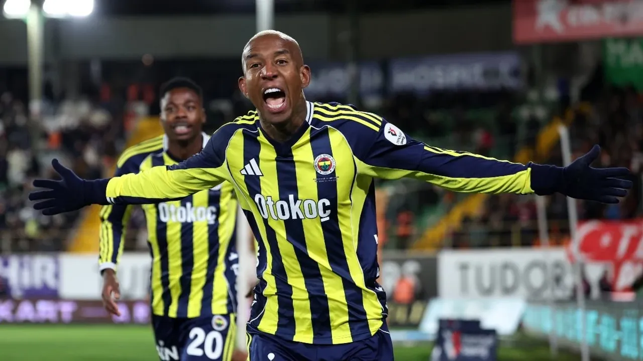 Talisca'dan Fenerbahçe'de İlk Yıl Mesajı: Şampiyonluk Yemini!