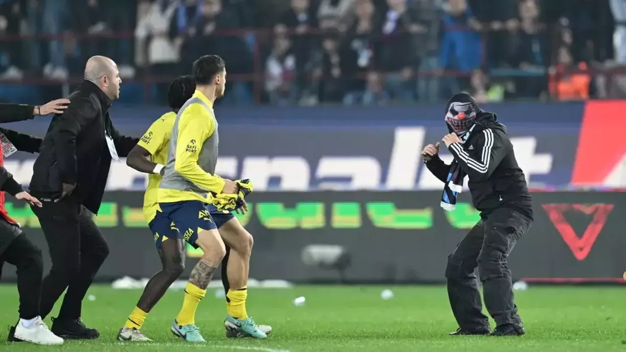 Trabzonspor-Fenerbahçe Maçı Olaylarına Yargıdan Net Karar: Futbolculara ve Taraftarlara Cezalar Kesildi!