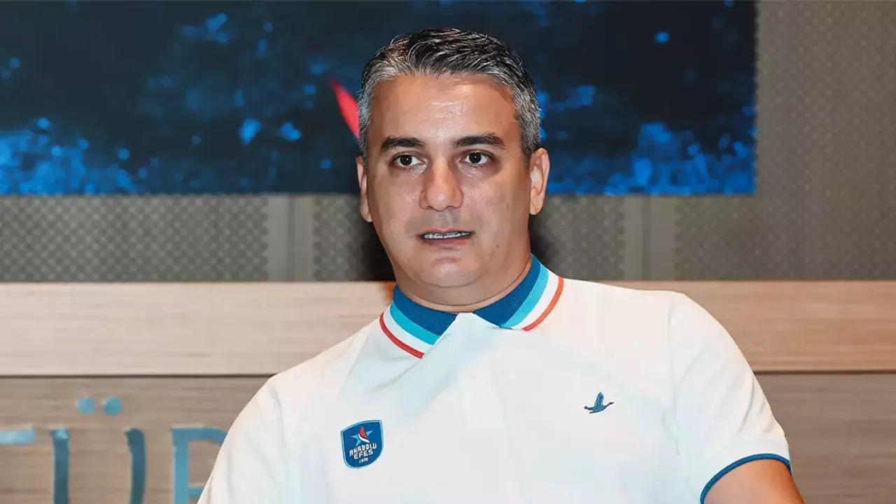 Anadolu Efes'te Bomba Ayrılık: İsmail Şenol Dönemi Bitti!