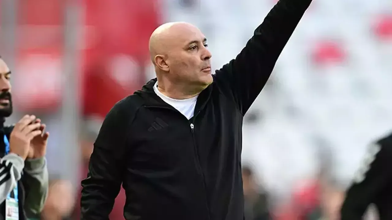 Sami Uğurlu'dan Antalyaspor Değerlendirmesi: 'Gelişim Durmuyor, Kasımpaşa Maçıyla Yükselişe Geçeceğiz!'