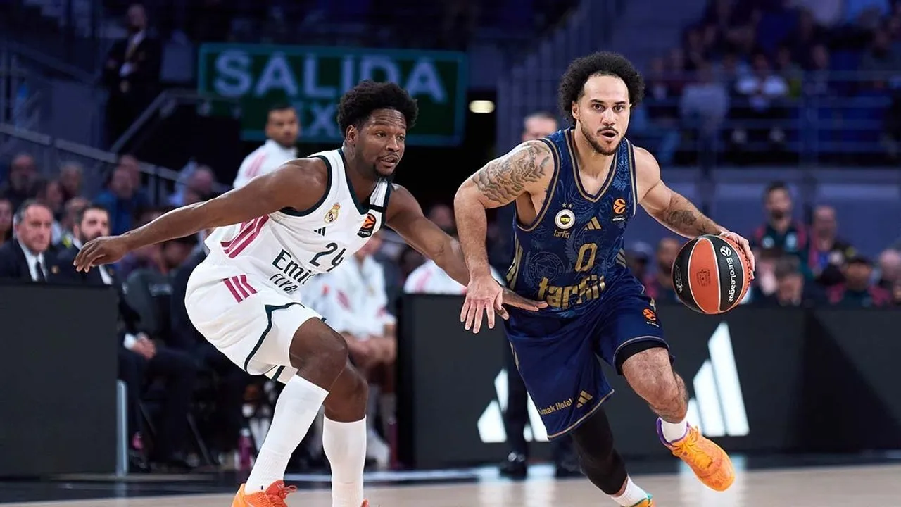 Fenerbahçe EuroLeague'de Çifte Darbe: İspanya Deplasmanı Kabusa Döndü