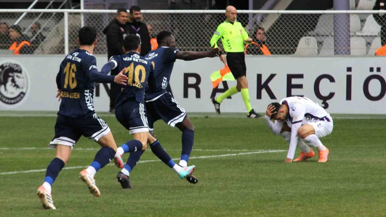 Erzurumspor'dan Destansı Geri Dönüş: Uzatmaların Kahramanı Oldu, Zirveye Yükseldi!