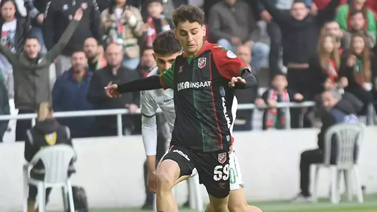 Bordo-Mavililer Karşıyaka Kapısında! Adem Yeşilyurt İçin 5 Milyon Avro'luk Kıran Kırana Pazarlık Başlıyor