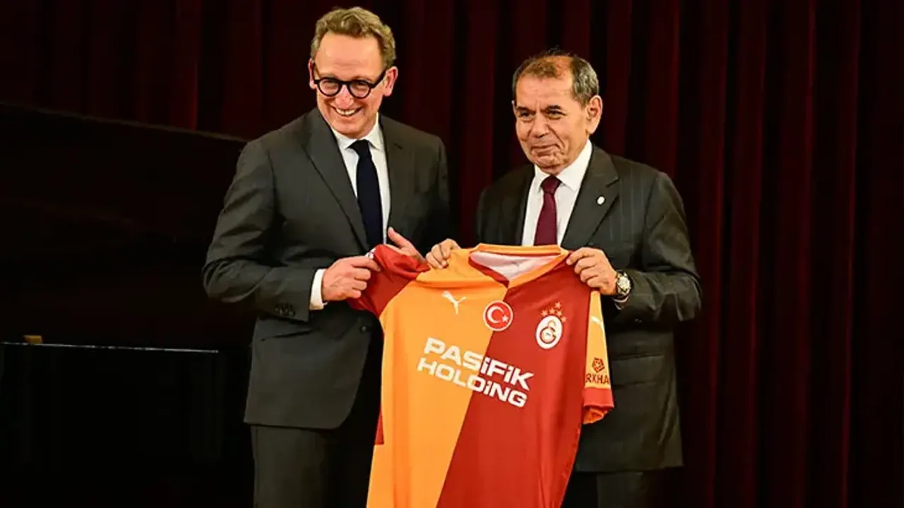 Brüksel'in Zirvesinden Aslan'a Selam: Başbakan Dillies'ten Sarı-Kırmızılılara Sürpriz Ziyaret ve Açıklamalar! 🦁