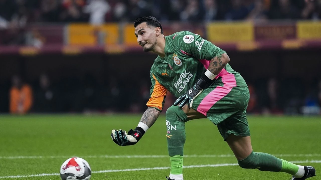 Dev Derbi Sonrası Uğurcan Çakır'dan Net Mesaj: 