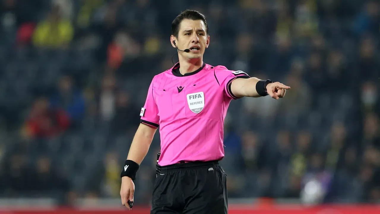 Süper Lig'in Kalbi Papara Park'ta Atacak: Trabzonspor-Fenerbahçe Derbisine Halil Umut Meler Atandı!