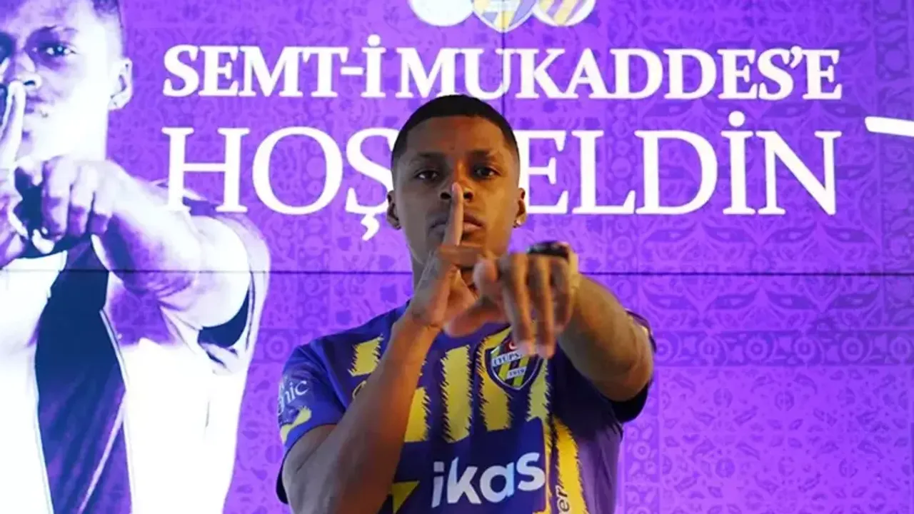 Eyüpspor'dan Kanatlara Yıldız Dokunuşu: Angel Torres Resmen Kiralandı!