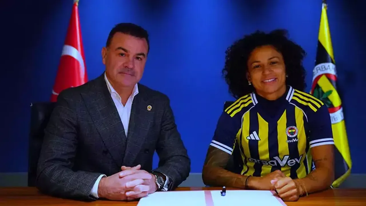 Fenerbahçe arsaVev'den Bomba Transfer: Brezilyalı Yıldız Maria Alves Sarı-Lacivertli Formayı Giyecek!