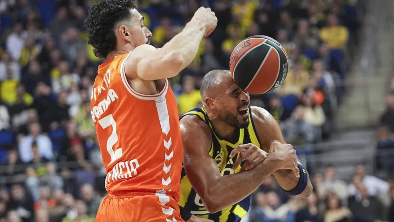 Fenerbahçe Beko'dan EuroLeague'de Kritik Valencia Zaferi: 14. Galibiyet Cepte!