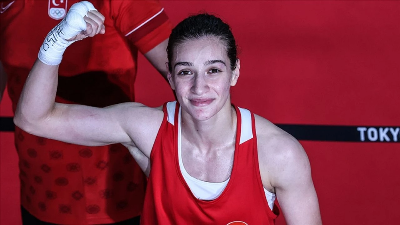 Buse Naz Çakıroğlu Dünya Boks’ta zirvede!