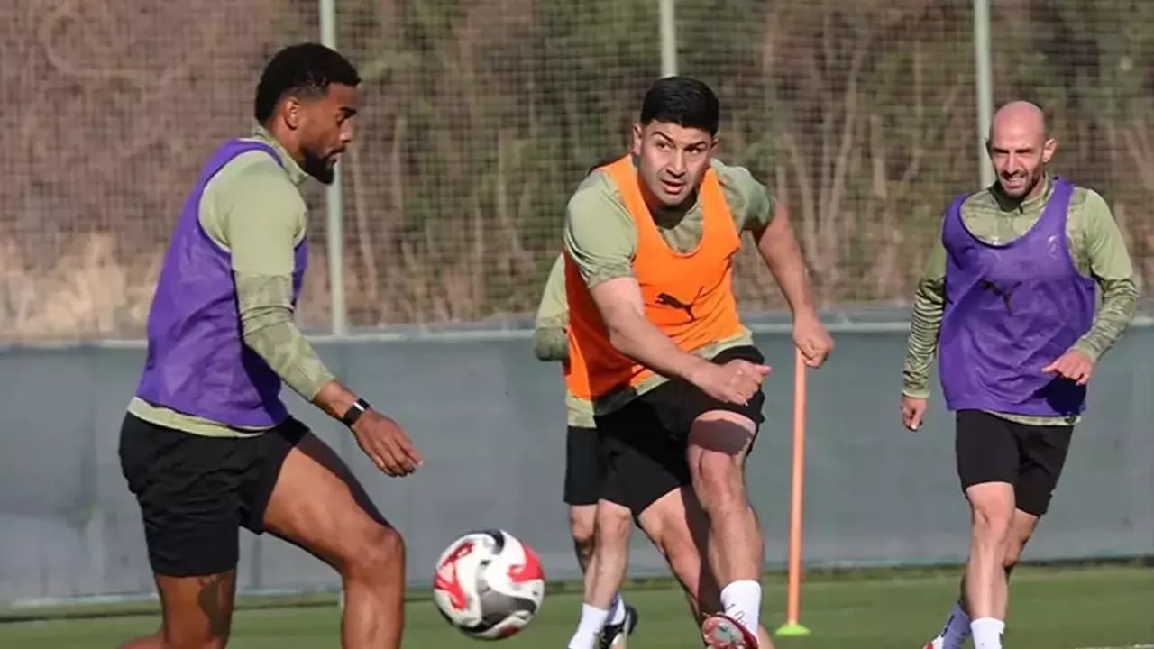 Alanyaspor, Göztepe Maçı Hazırlıklarını Sıkılaştırıyor: Deplasman Öncesi Kritik Antrenman Detayları